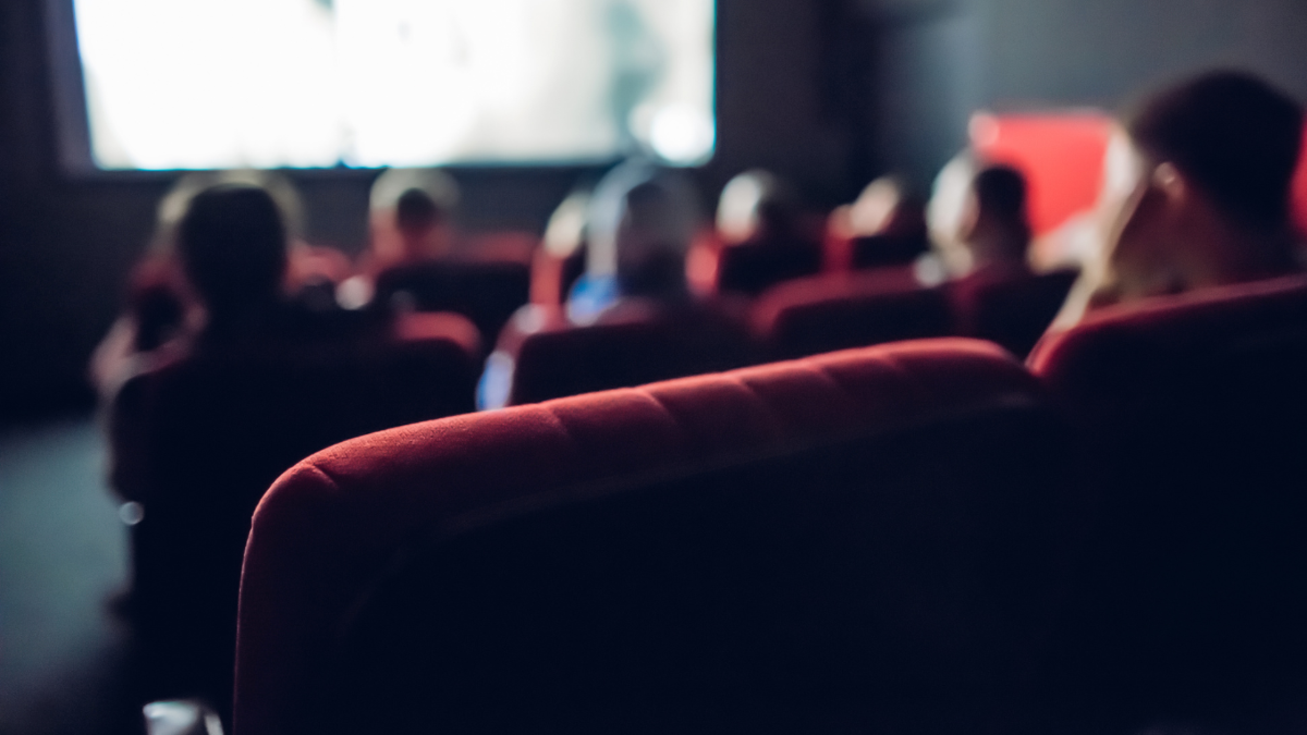 photo d'une salle de cinéma pleine